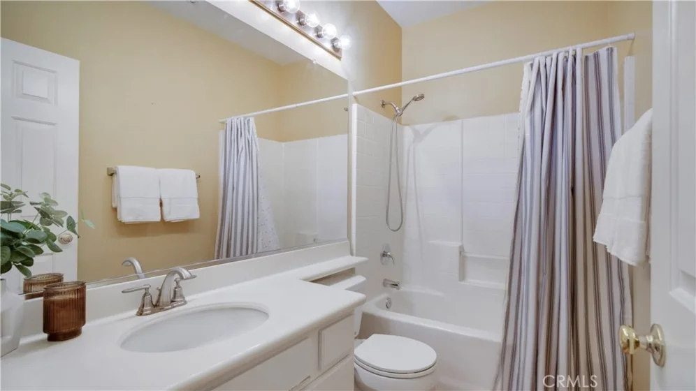 329 Rathbourne photo 25