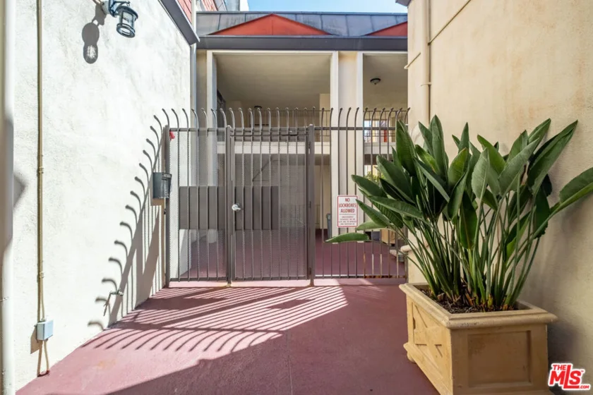 5674 Windsor Way #210 photo 29