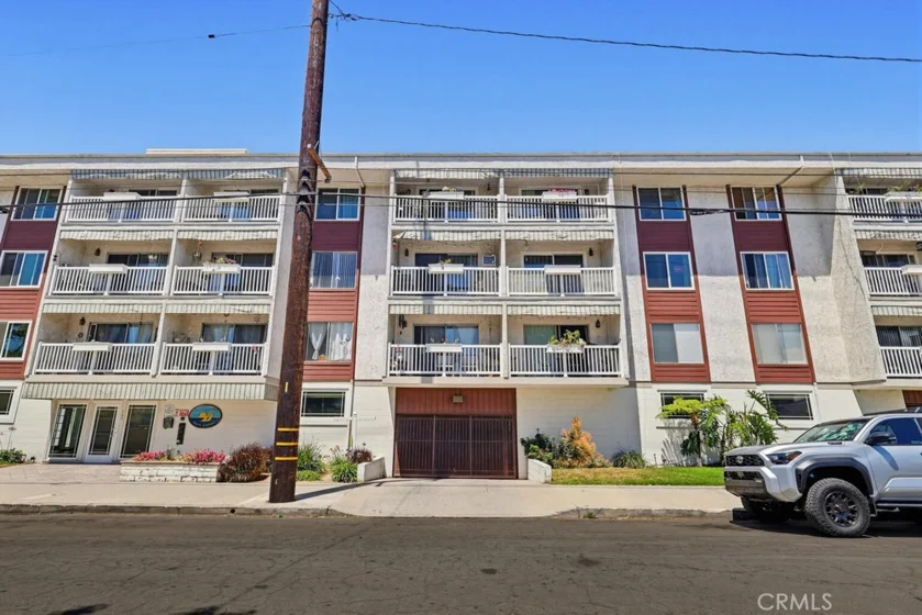 363 Newport Avenue #302 photo 2