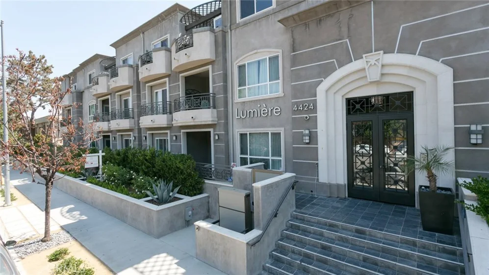 4424 Whitsett Avenue #211 photo 1
