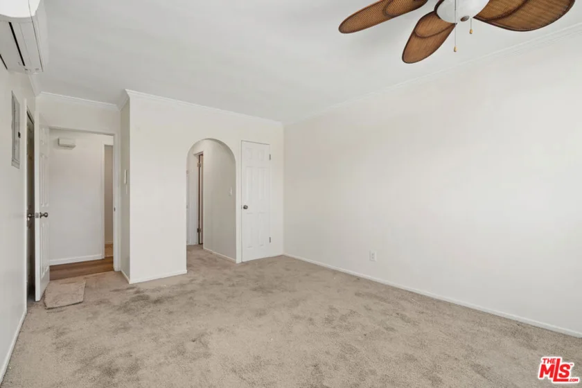 625 N Flores Street #304 photo 15