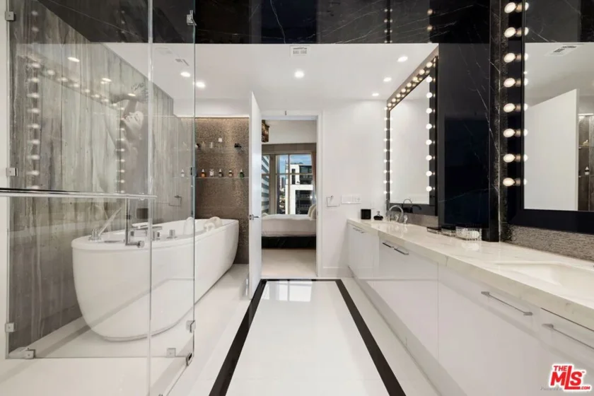 10776 Wilshire Boulevard #403 photo 9