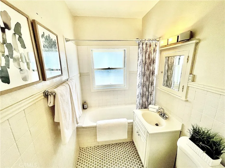 1030 E Ocean #703 photo 15