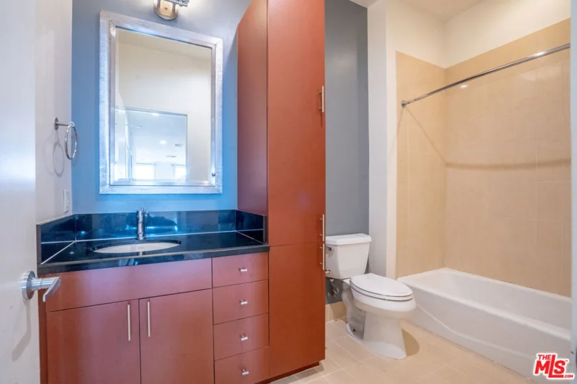 3810 Wilshire Boulevard #1209 photo 15