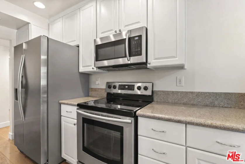 1515 S Beverly Drive #201 photo 9