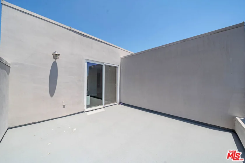 4925 Wilshire Boulevard #302 photo 31