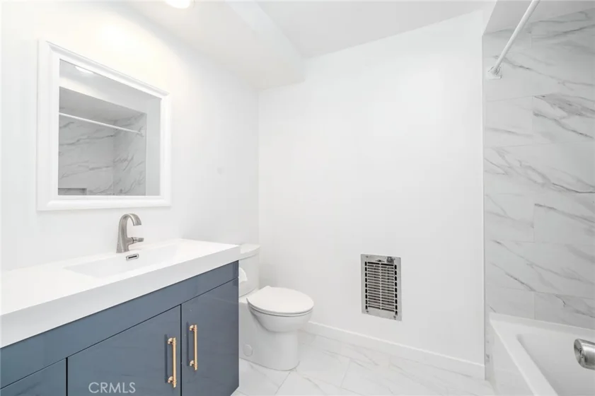 972 E California #202 photo 21