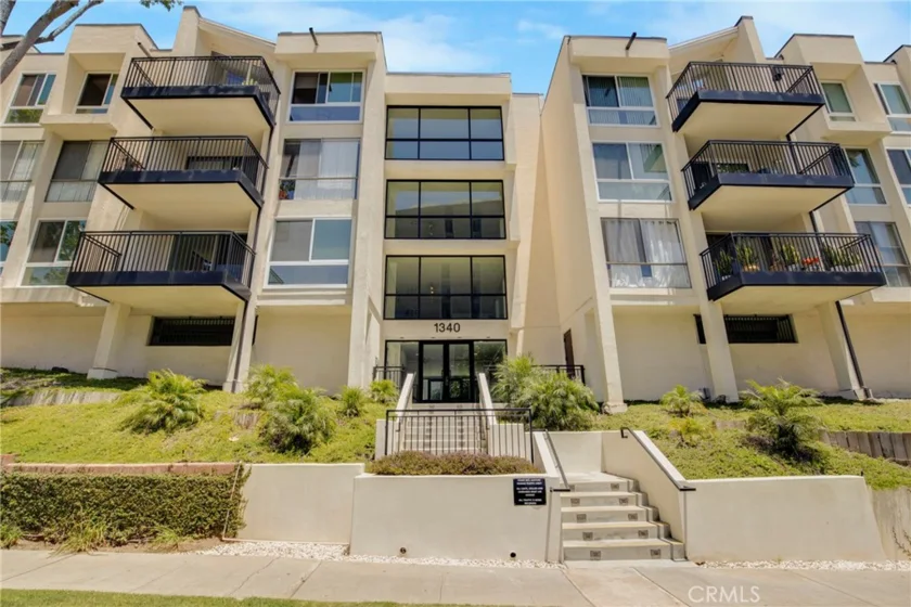 1340 S Beverly Glen Boulevard #211 photo 15