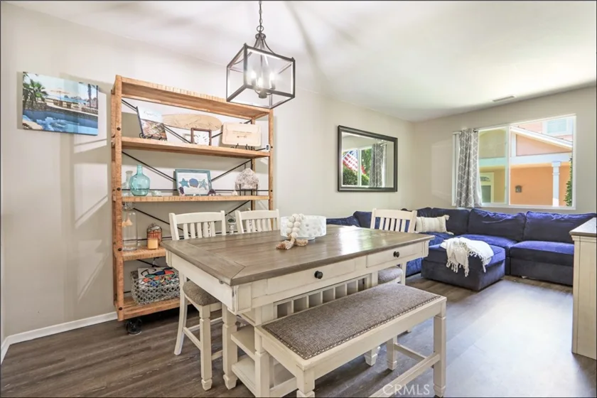 10 Bluff Cove photo 2