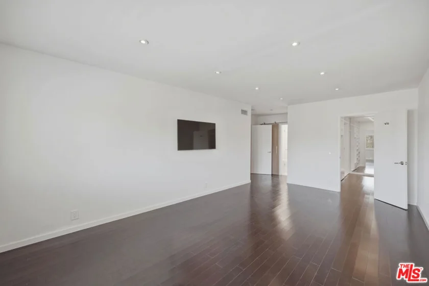 1121 N Olive Drive #302 photo 20