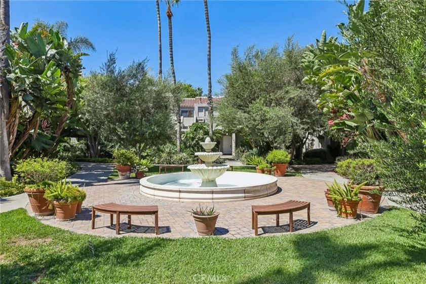 4752 Tiara Drive #103 photo 36