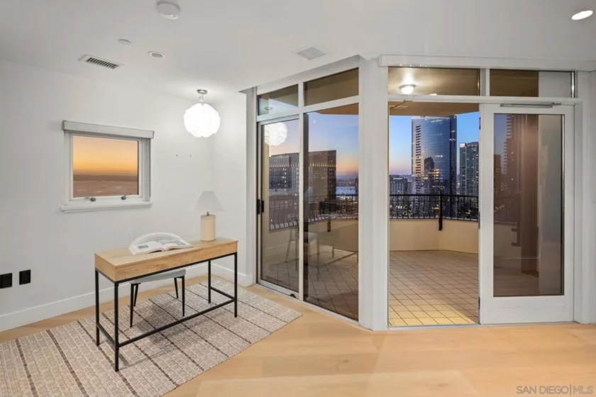 700 W Harbor #2101 photo 4