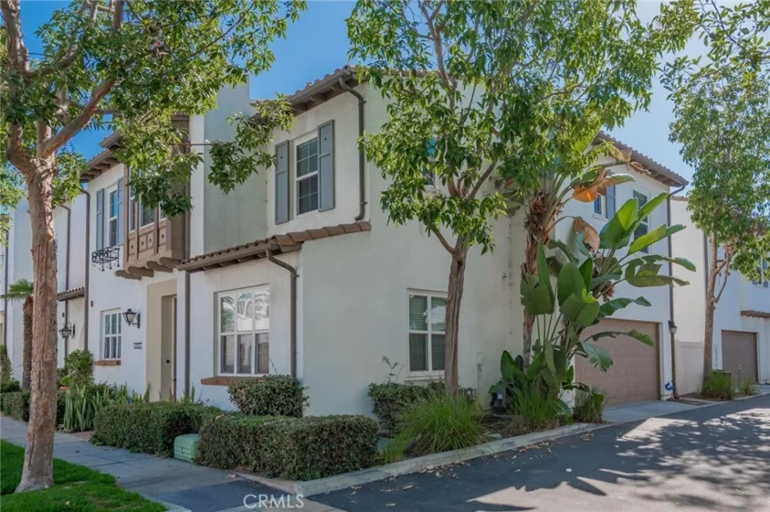 255 N Santa Maria Street photo 3