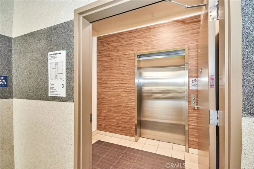 820 S Wilton Place #304 photo 36
