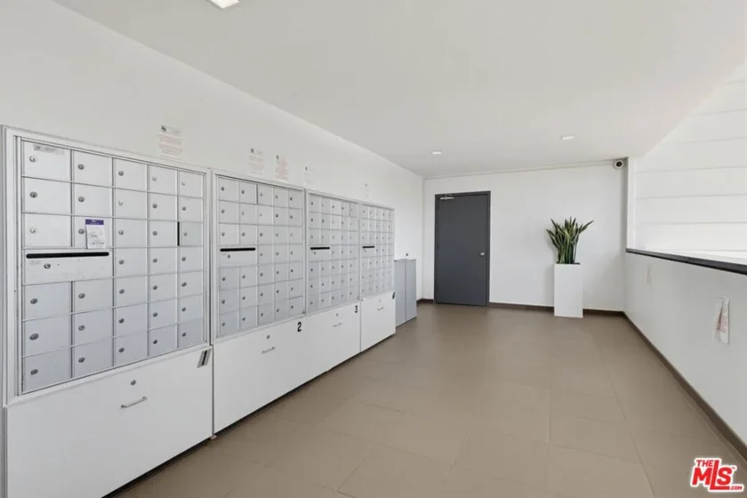 1140 E Ocean Boulevard #220 photo 36