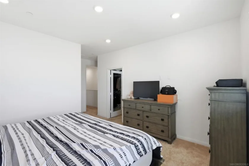 2044 Bluestone Circle photo 24