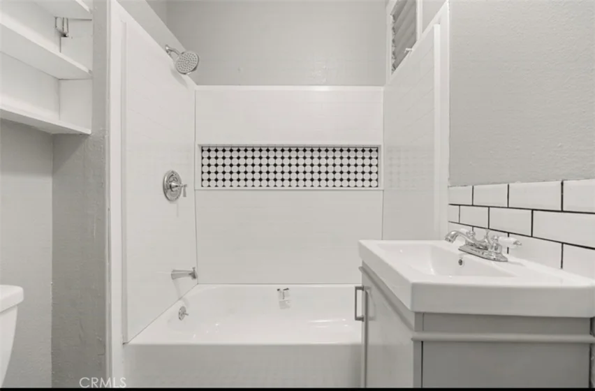 2121 James M Wood Boulevard #221 photo 26