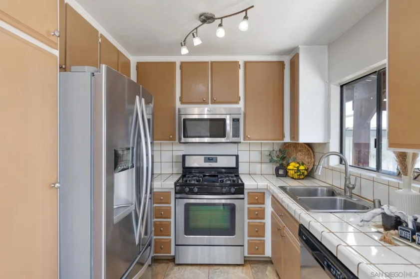 627 13th Street #23 photo 30
