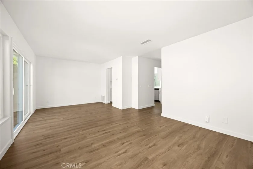1419 Norwich Lane photo 8