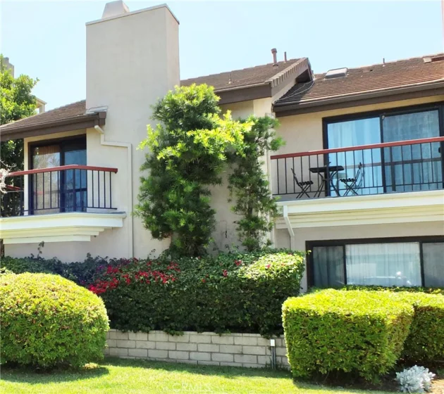 4015 N Virginia Road ##6 photo 2