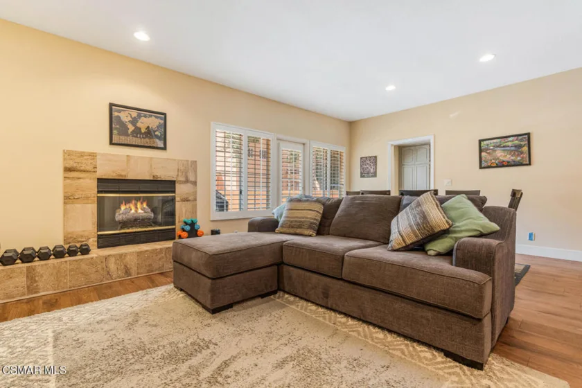 5200 White Oak Avenue #30 photo 2