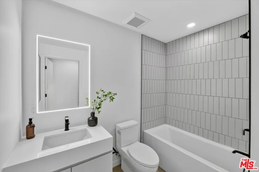 904 S New Hampshire Avenue #407 photo 17