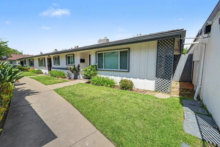 818 E Washington #C photo 20