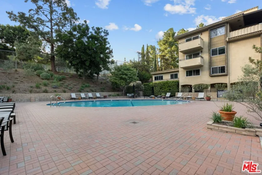6752 Hillpark Drive #202 photo 3