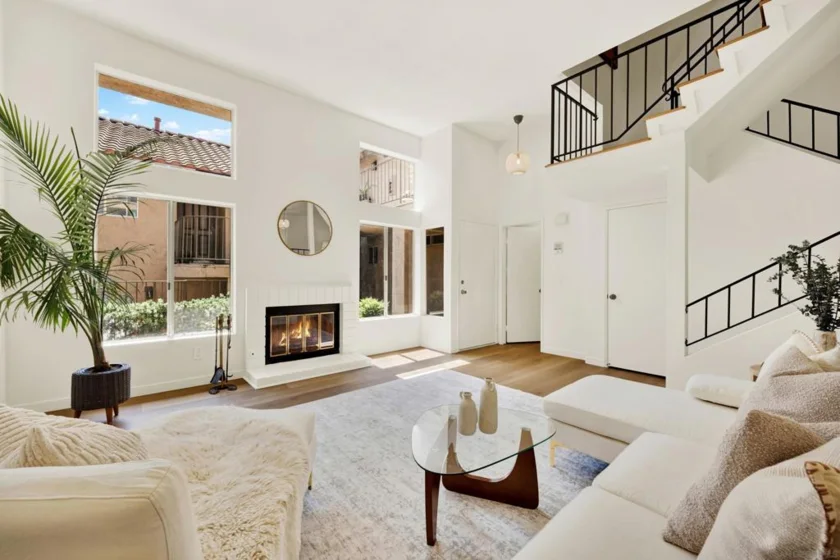 1122 Grape Street photo 1
