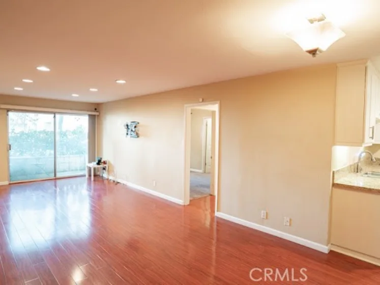 3565 Linden photo 4