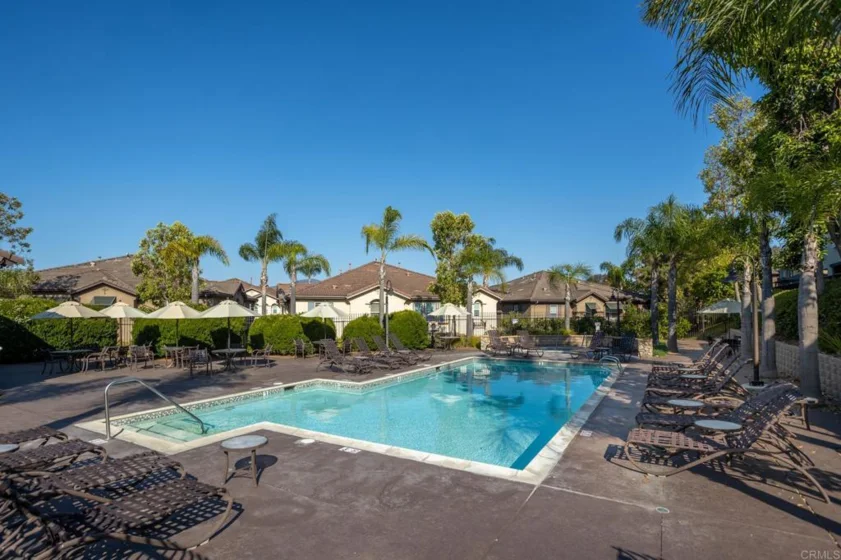 425 S Meadowbrook Drive #123 photo 37