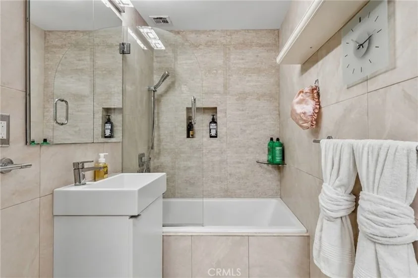 100 Atlantic #1103 photo 7