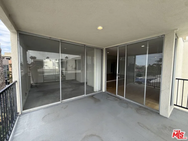 1550 N Laurel Avenue #301 photo 11