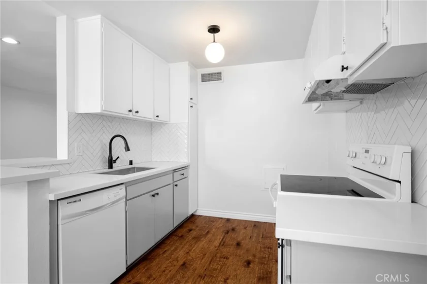 4558 Willis Avenue #203 photo 11