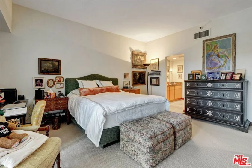 10445 Wilshire Boulevard #504 photo 22
