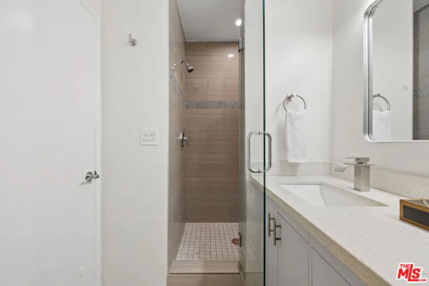 5600 Kensington Way #105 photo 19