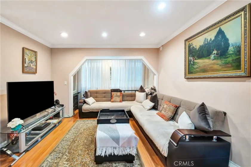 1734 N Fuller #107 photo 23