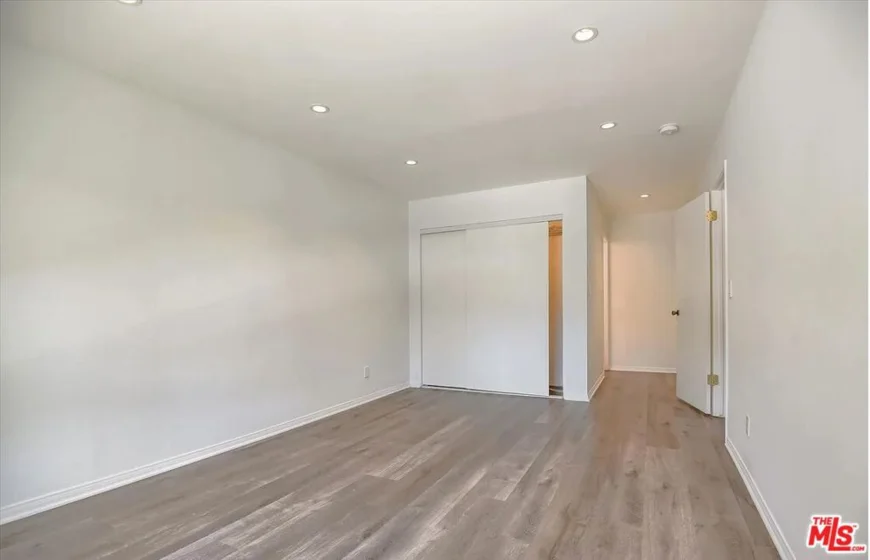 1222 N Olive Drive #209 photo 4