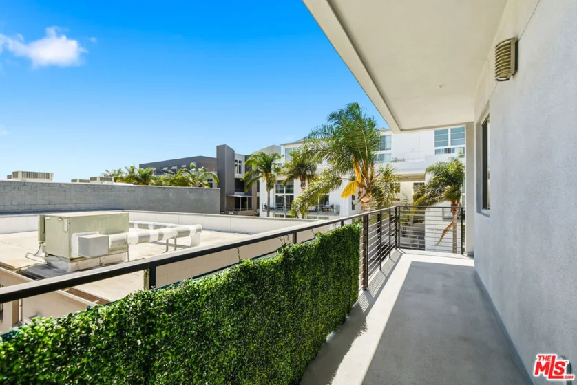 13337 Beach Avenue #403 photo 25