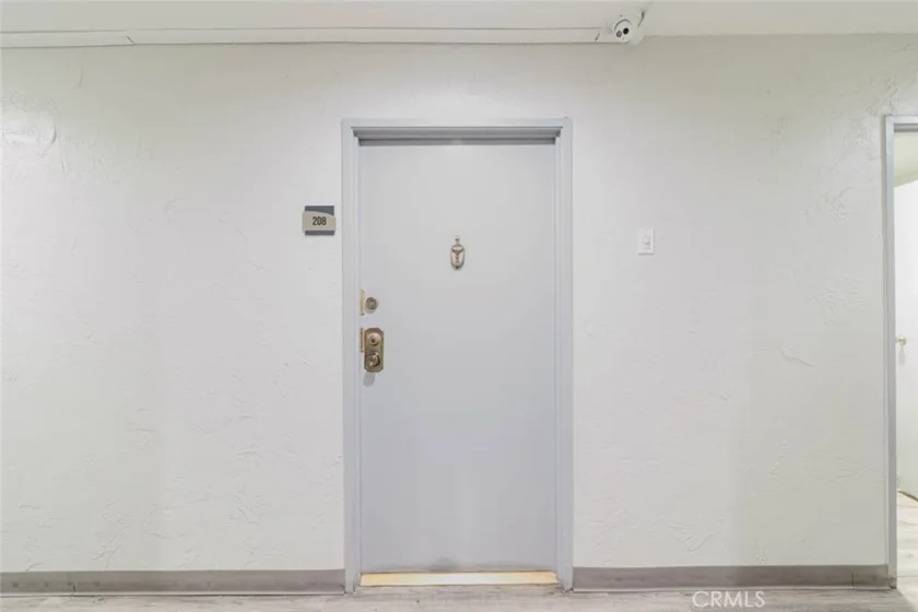 620 N Kenwood Street #208 photo 2