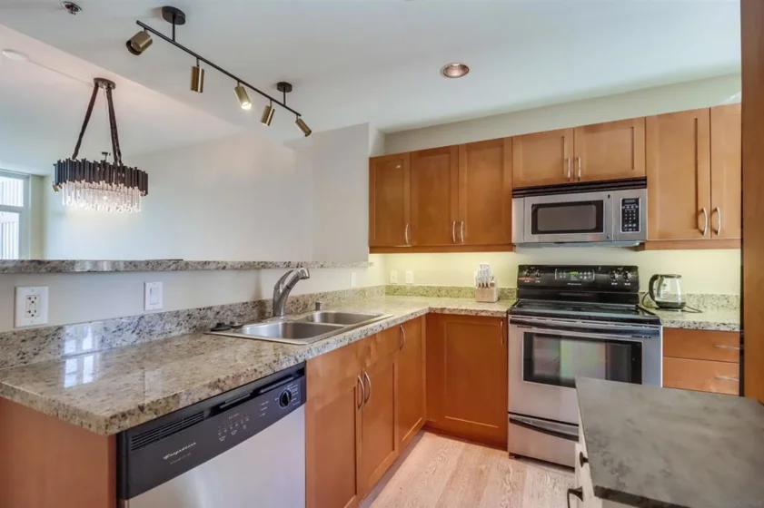 427 9th Avenue #409 photo 3