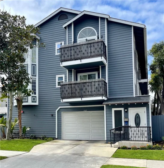 1027 Newport Avenue #204 photo 1