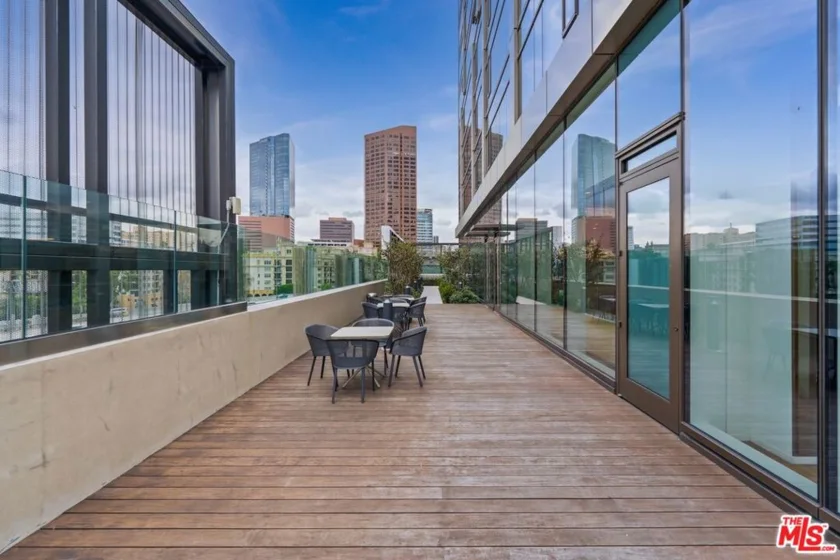 889 Francisco Street #1508 photo 21