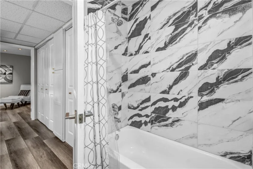 950 N Kings Road #103 photo 11