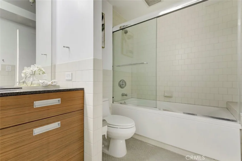 746 S Los Angeles Street #1009 photo 34