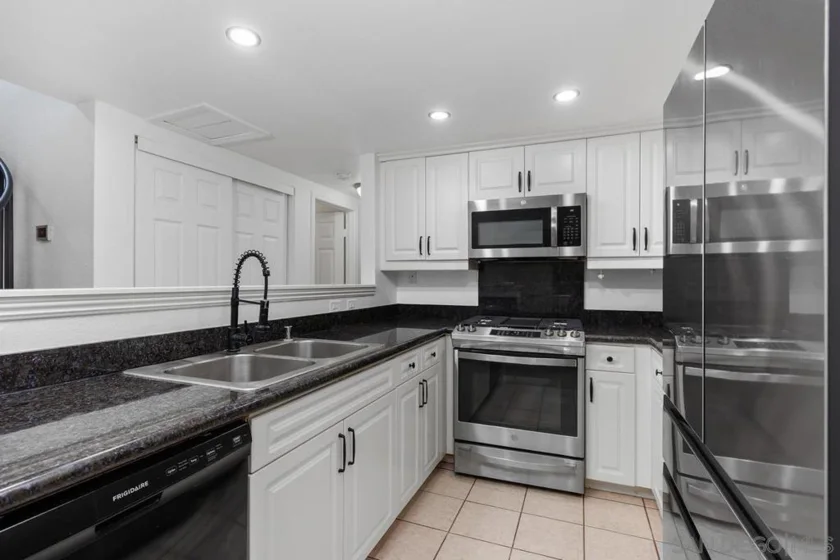 1564 Tanglewood Lane #15 photo 6