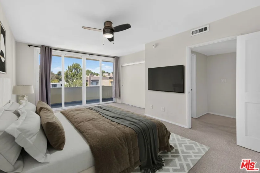 540 Kelton Avenue #306 photo 7