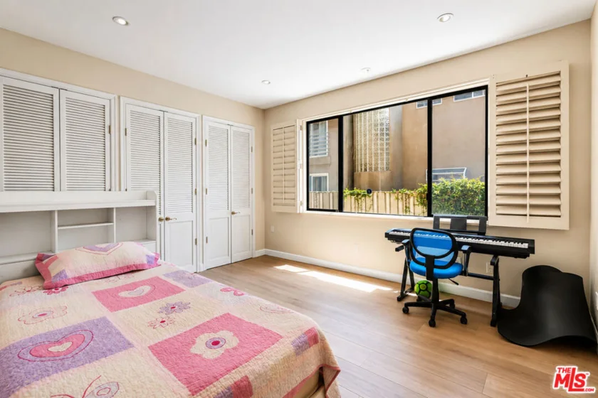 14923 Moorpark Street #101 photo 11