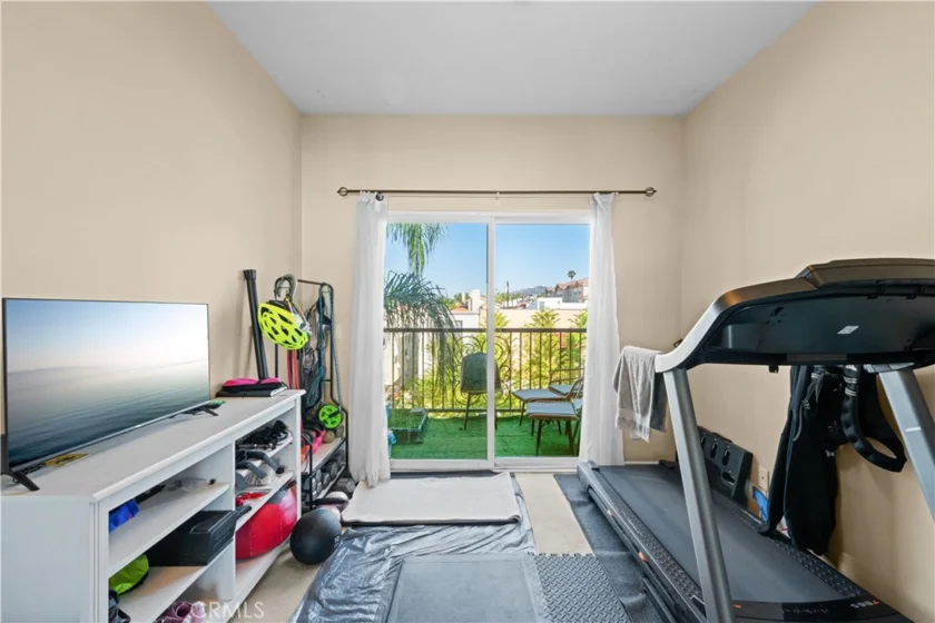 626 E Orange Grove Avenue #301 photo 18
