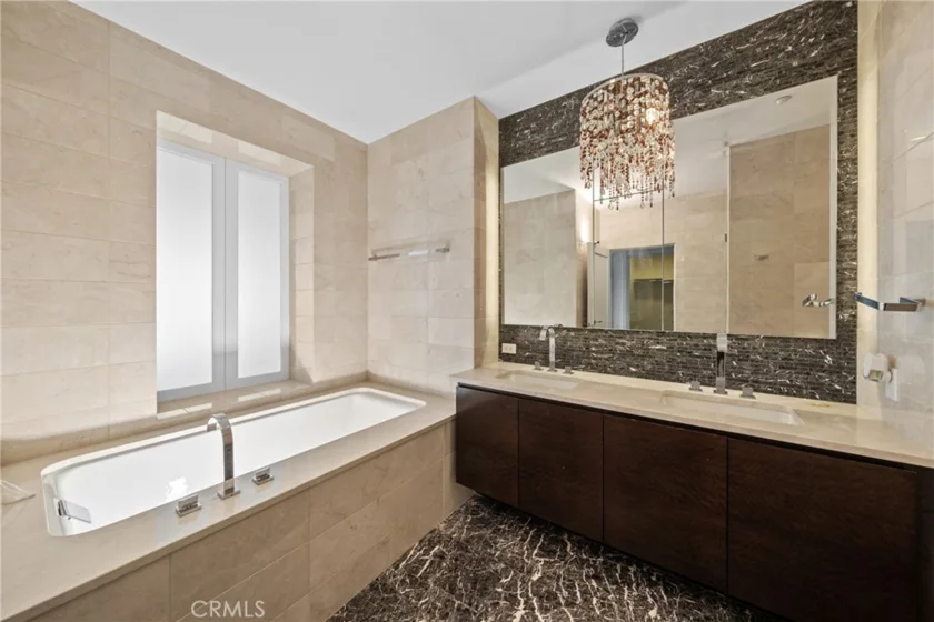 900 W Olympic Boulevard #46B photo 17